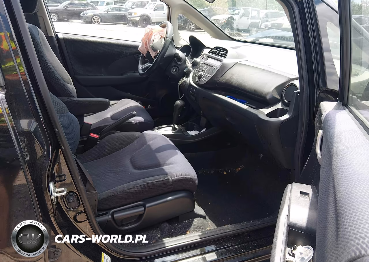 2013 Honda Fit Sport VIN:JHMGE8H5XDC066072 - 5