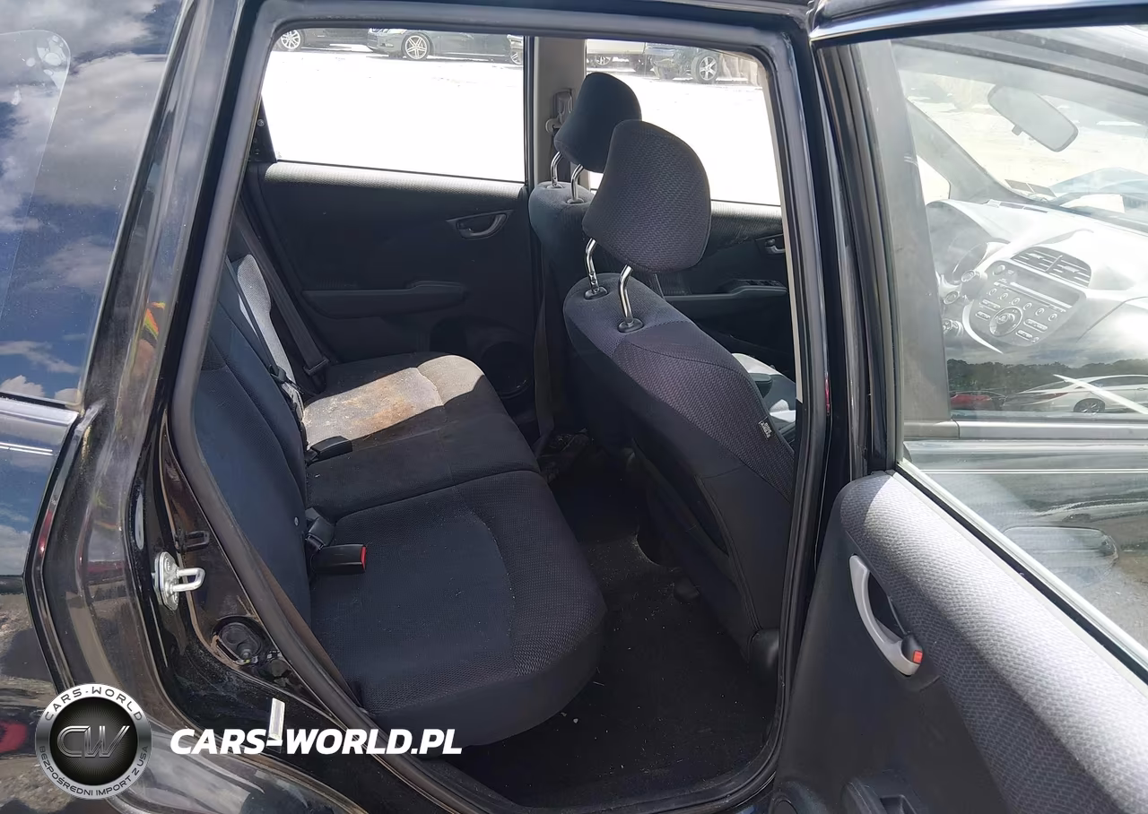 2013 Honda Fit Sport VIN:JHMGE8H5XDC066072 - 8