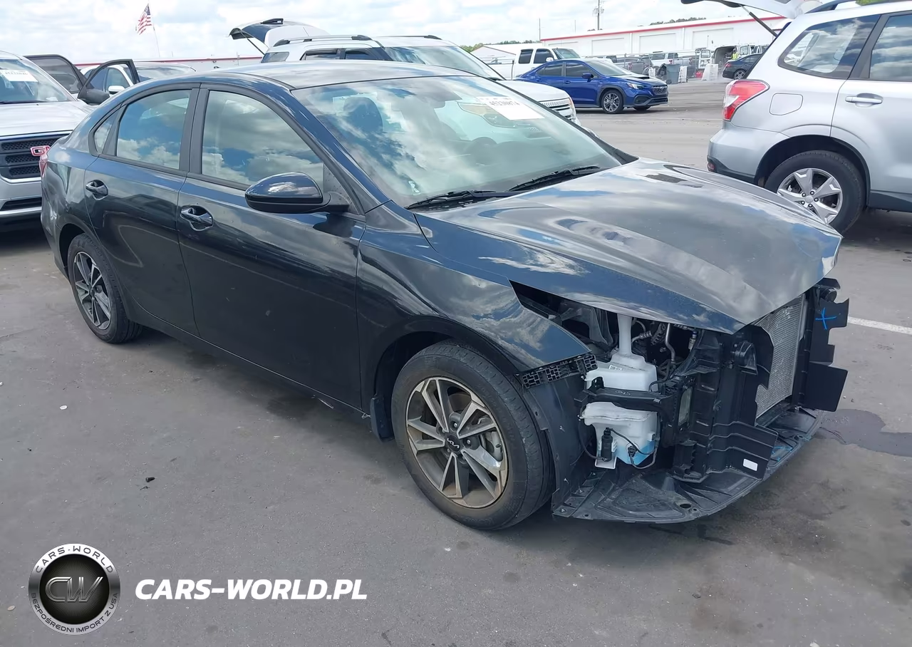 2023 Kia Forte Lxs – zdjęcie 1 z 17