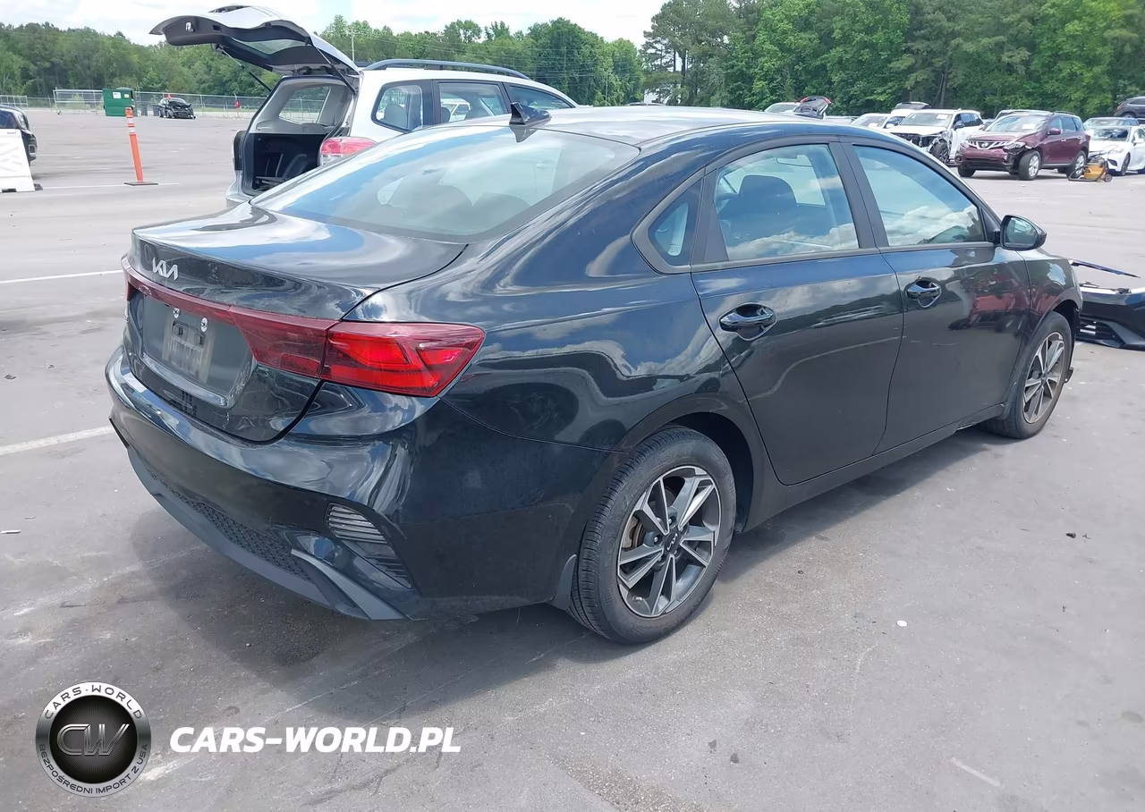 2023 Kia Forte Lxs VIN:3KPF24AD9PE688918 - 4