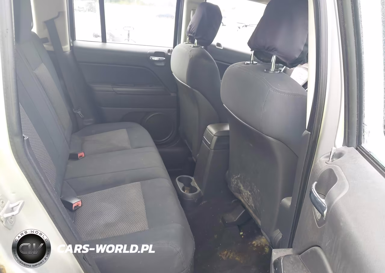 2010 Jeep Patriot Sport VIN:1J4NT2GB5AD666176 - 8
