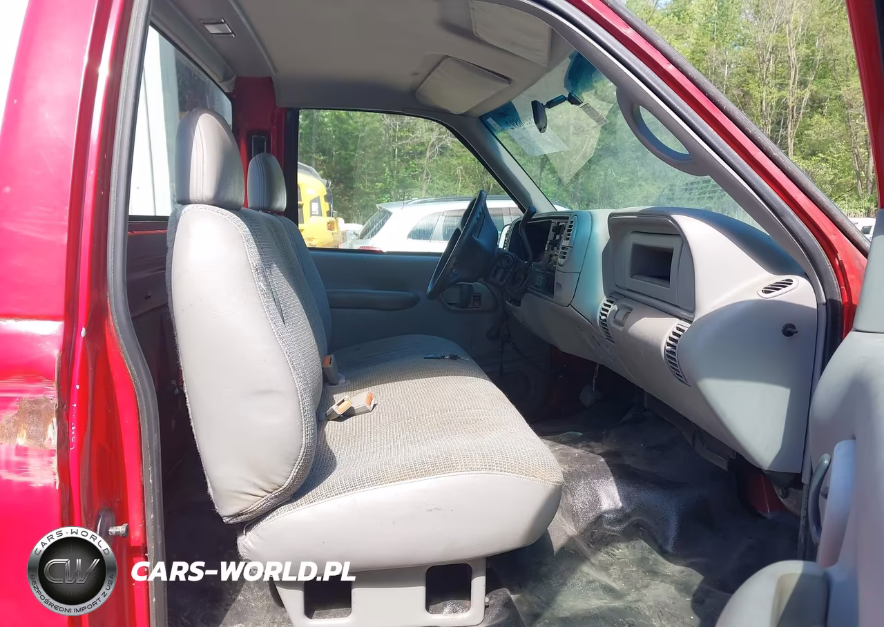2000 Chevrolet K2500 VIN:1GCGK24J2YR129730 - 8