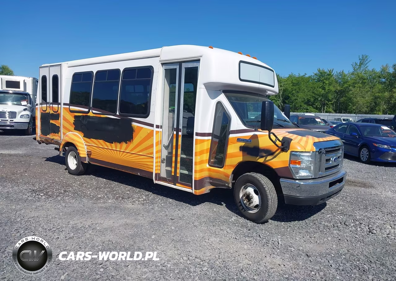 2016 Ford E-450 Cutaway