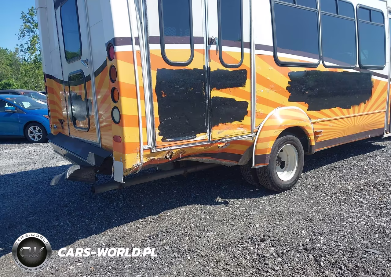 2016 Ford E-450 Cutaway VIN:1FDFE4FS0GDC07143 - 11