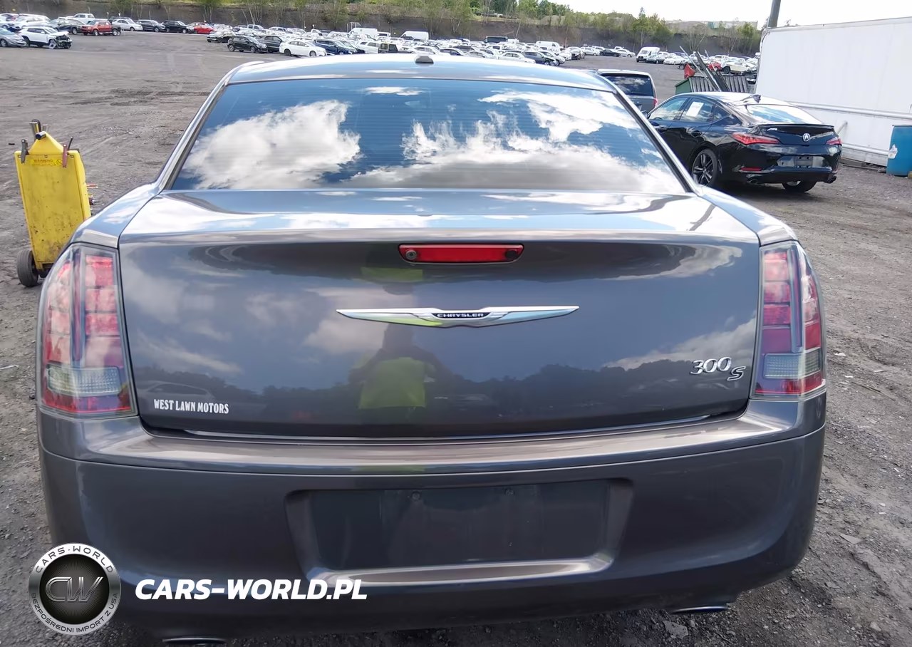 2014 Chrysler 300 300S VIN:2C3CCABG0EH280255 - 16