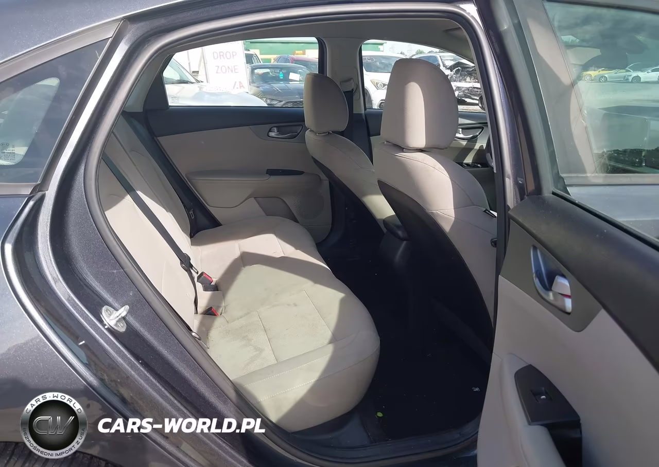 2019 Kia Forte Lxs VIN:3KPF24AD9KE064870 - 8