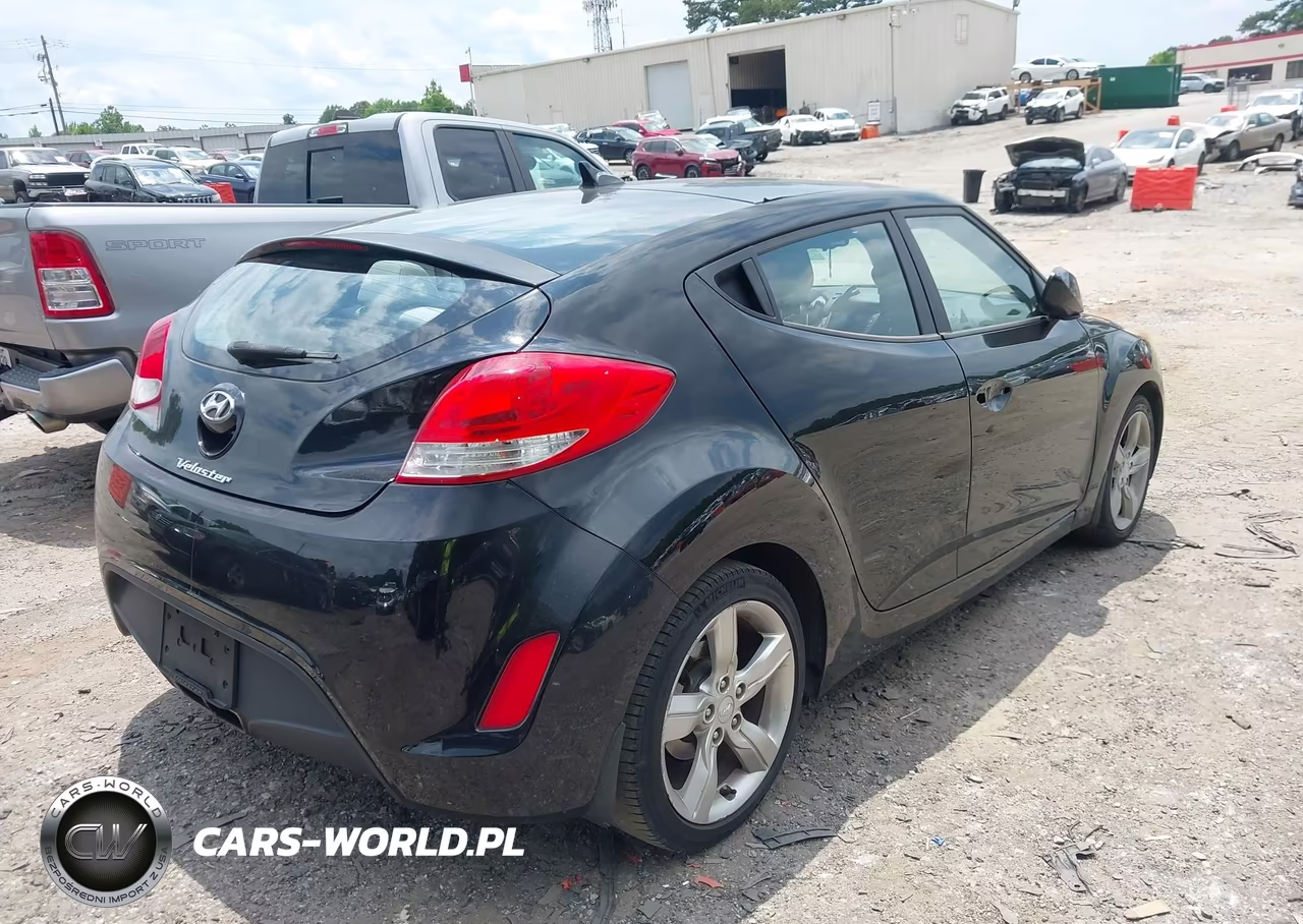 2013 Hyundai Veloster Base W-Gray VIN:KMHTC6AD9DU134489 - 4