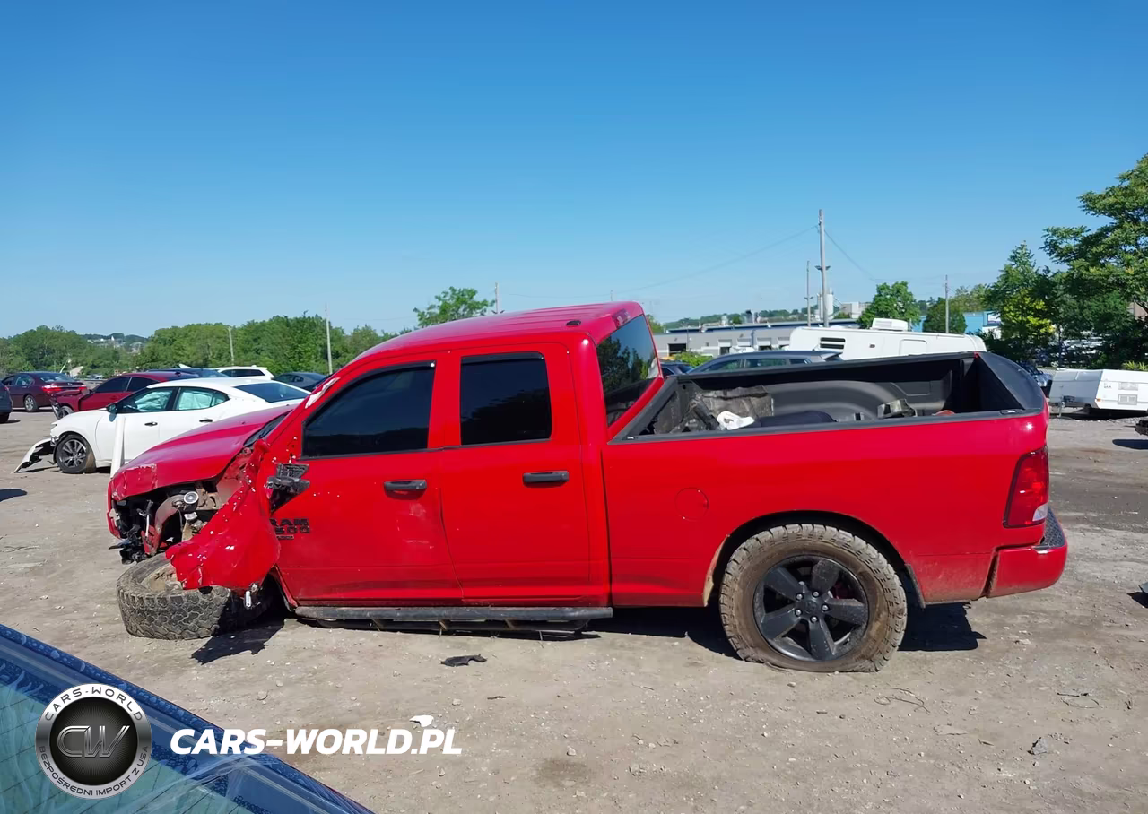 2019 Ram 1500 Classic VIN:1C6RR7FT1KS567890 - 13