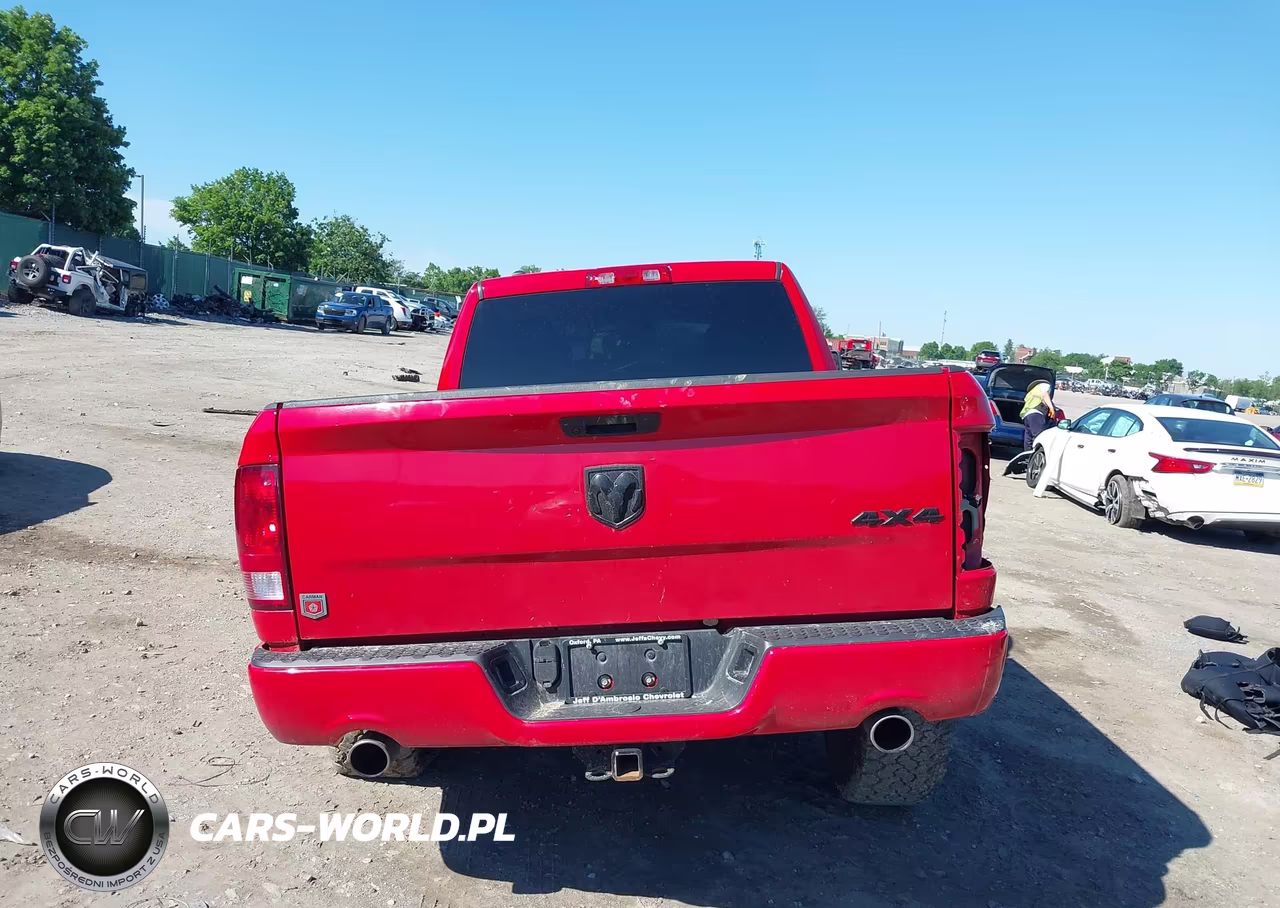 2019 Ram 1500 Classic VIN:1C6RR7FT1KS567890 - 15
