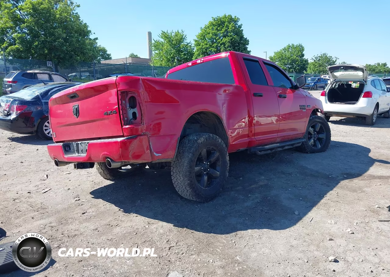 2019 Ram 1500 Classic VIN:1C6RR7FT1KS567890 - 4