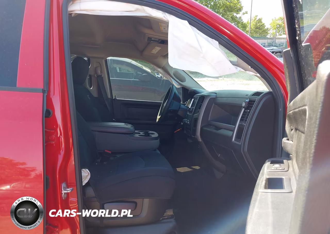 2019 Ram 1500 Classic VIN:1C6RR7FT1KS567890 - 5