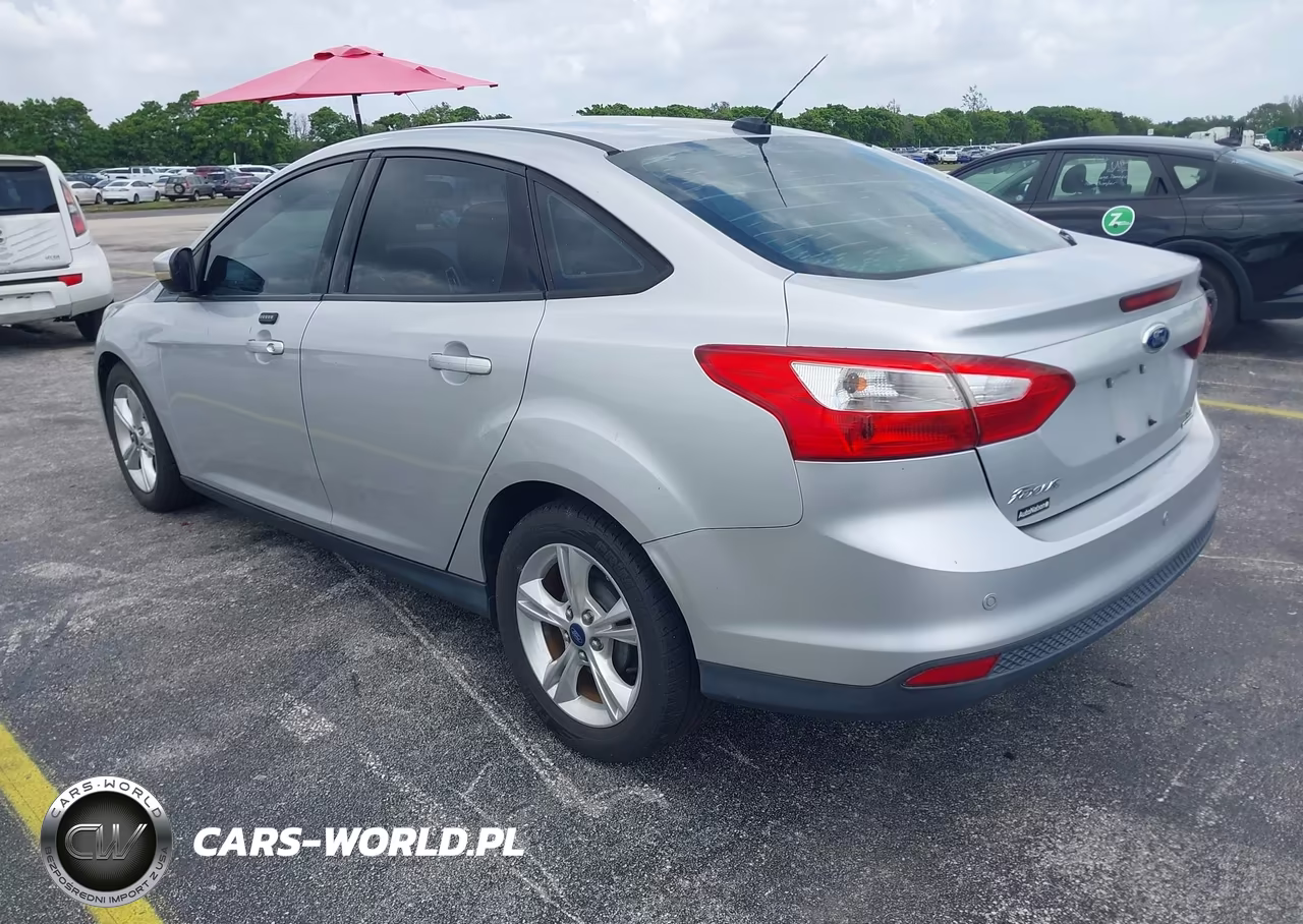 2013 Ford Focus Se VIN:1FADP3F27DL331319 - 3