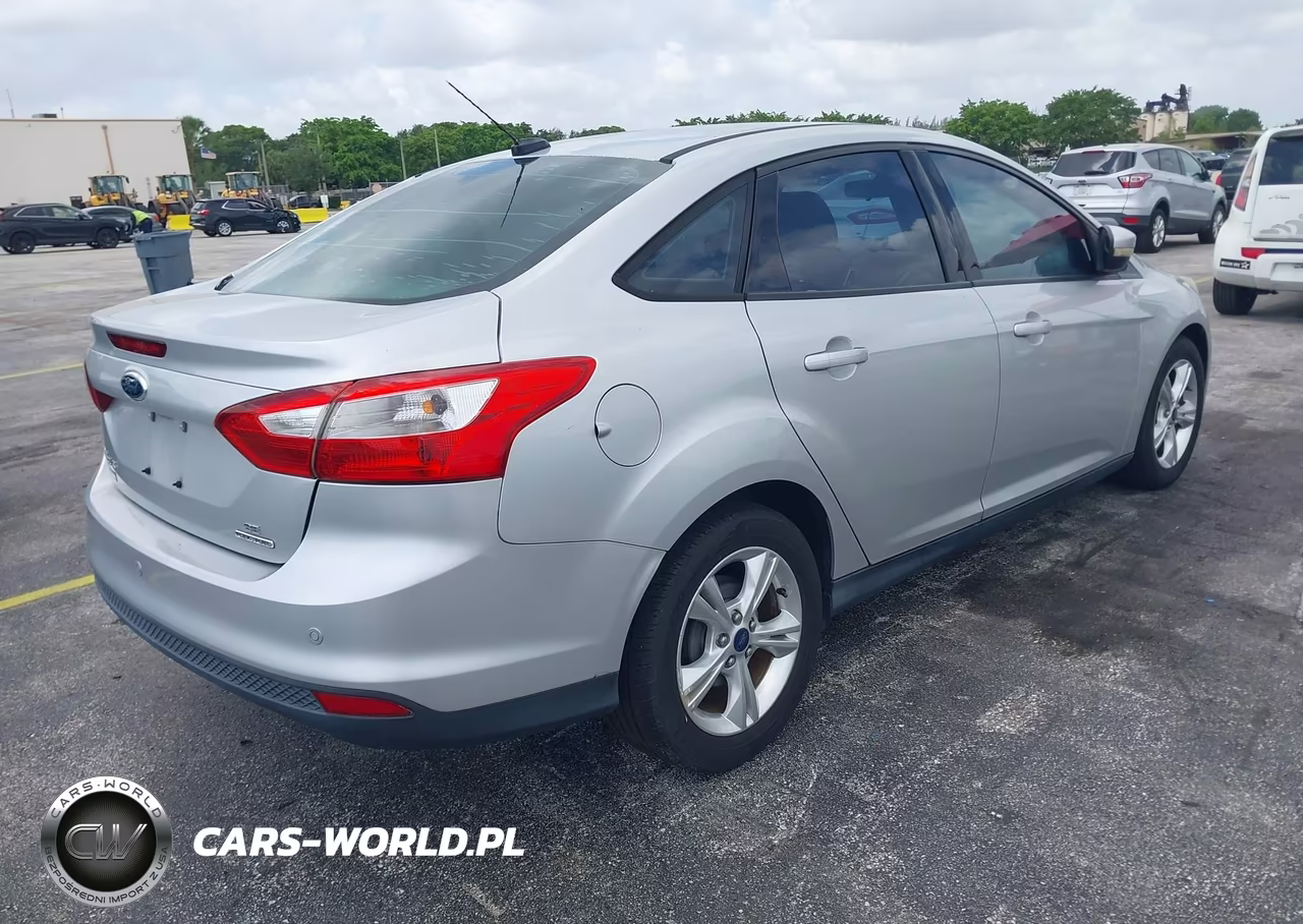 2013 Ford Focus Se VIN:1FADP3F27DL331319 - 4
