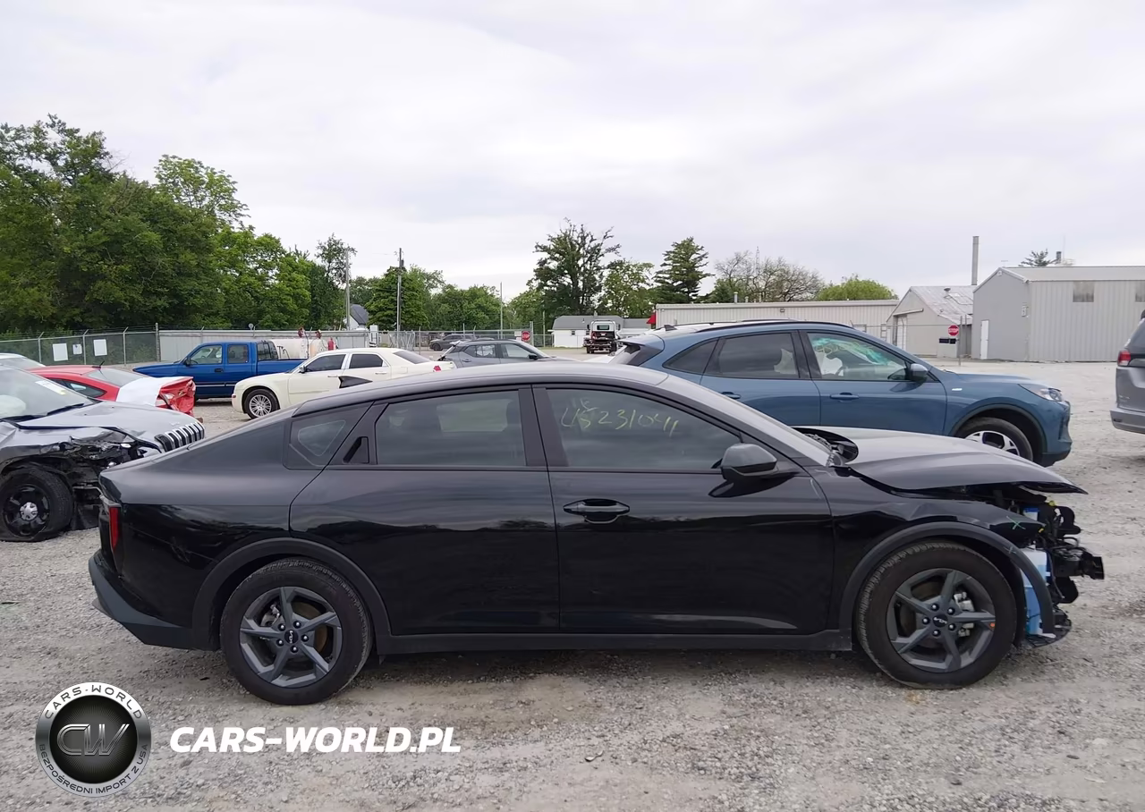 2025 Kia K4 Lxs VIN:3KPFT4DE5SE170119 - 14
