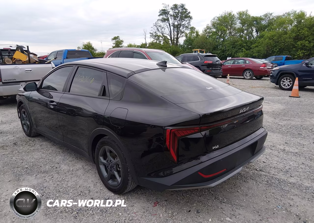 2025 Kia K4 Lxs VIN:3KPFT4DE5SE170119 - 3