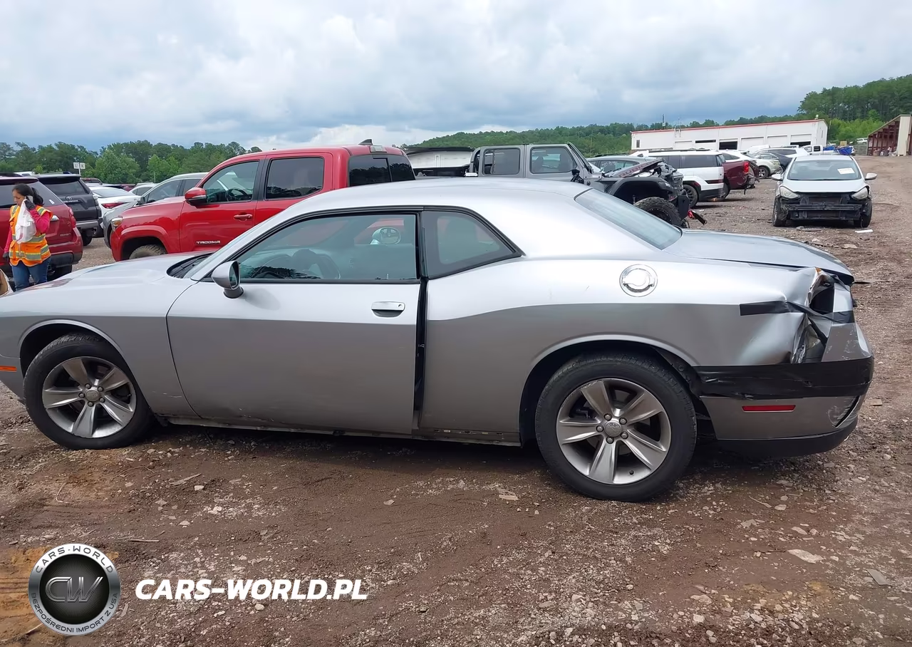 2017 Dodge Challenger Sxt VIN:2C3CDZAG5HH573697 - 6