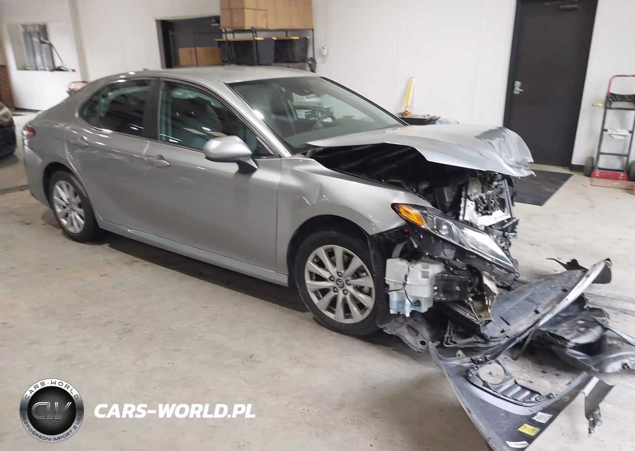 2019 Toyota Camry Le – zdjęcie 1 z 16