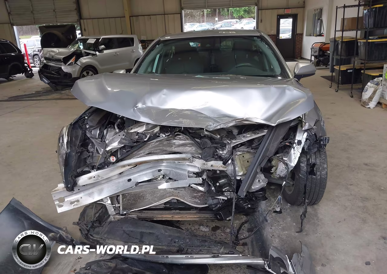 2019 Toyota Camry Le VIN:4T1B11HK5KU246034 - 12