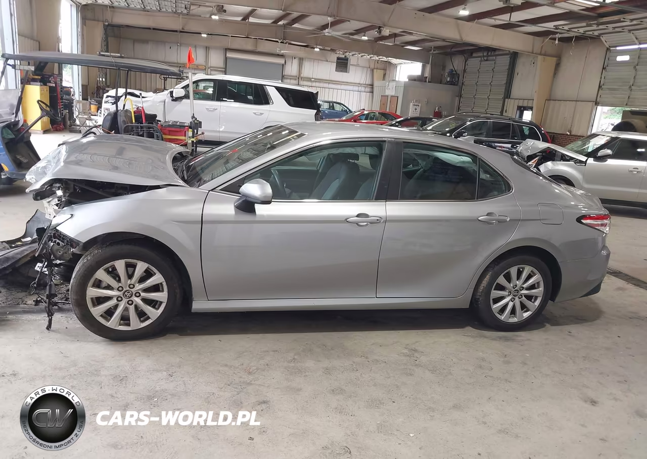2019 Toyota Camry Le VIN:4T1B11HK5KU246034 - 14