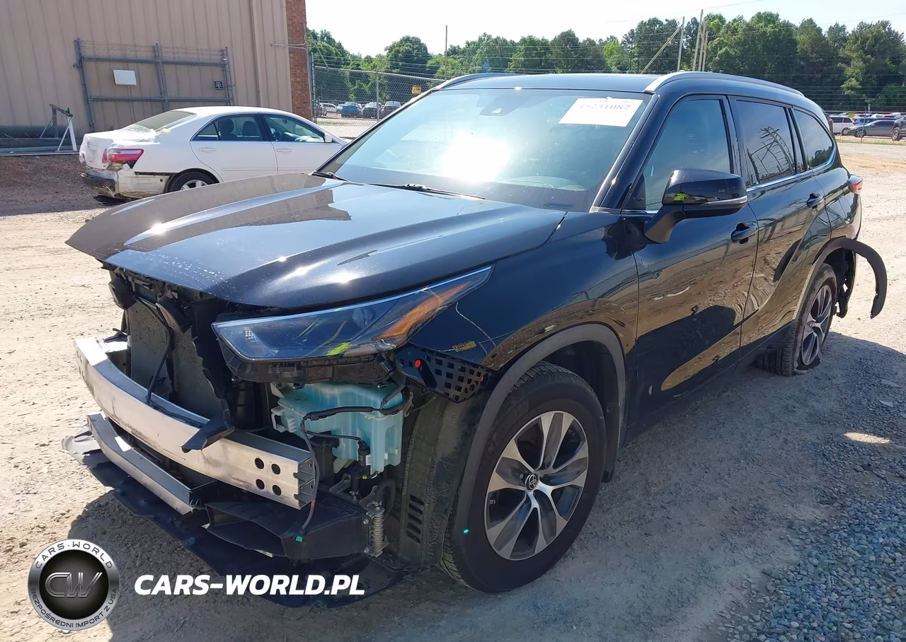2022 Toyota Highlander Xle VIN:5TDGZRBH6NS590155 - 2