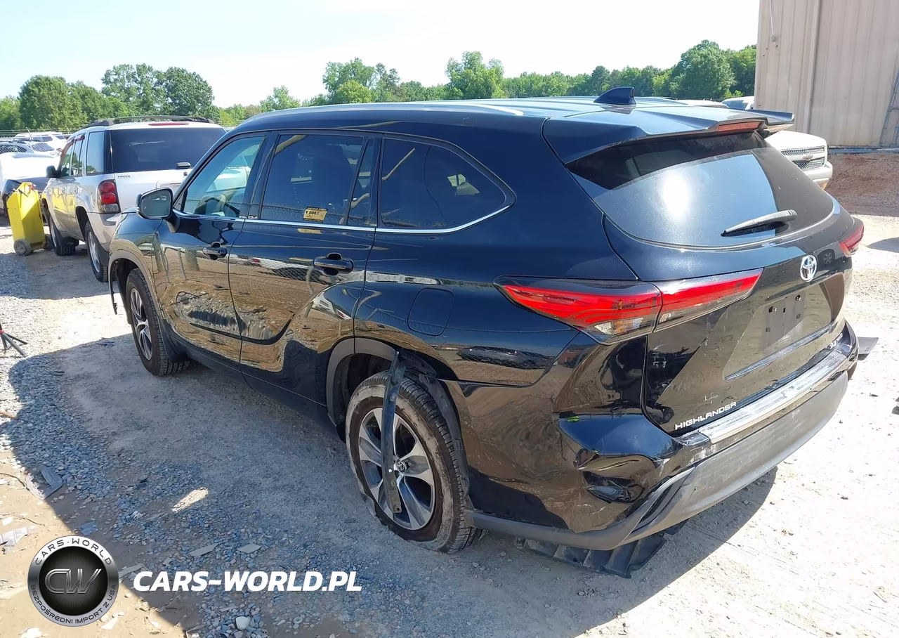 2022 Toyota Highlander Xle VIN:5TDGZRBH6NS590155 - 3