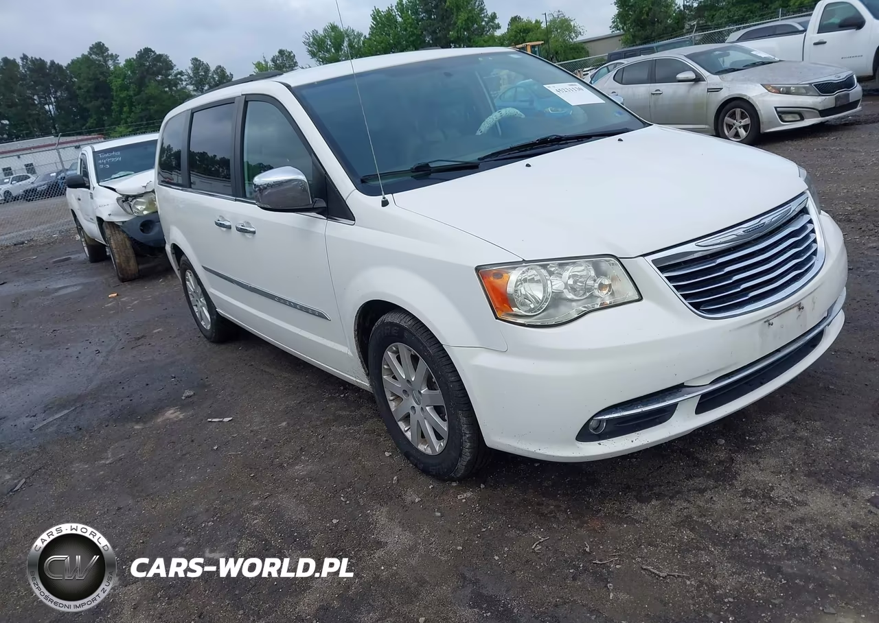 2012 Chrysler Town & Country Touring-L – zdjęcie 1 z 11