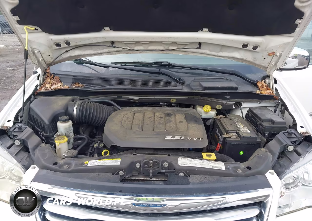 2012 Chrysler Town & Country Touring-L VIN:2C4RC1CG9CR411047 - 10