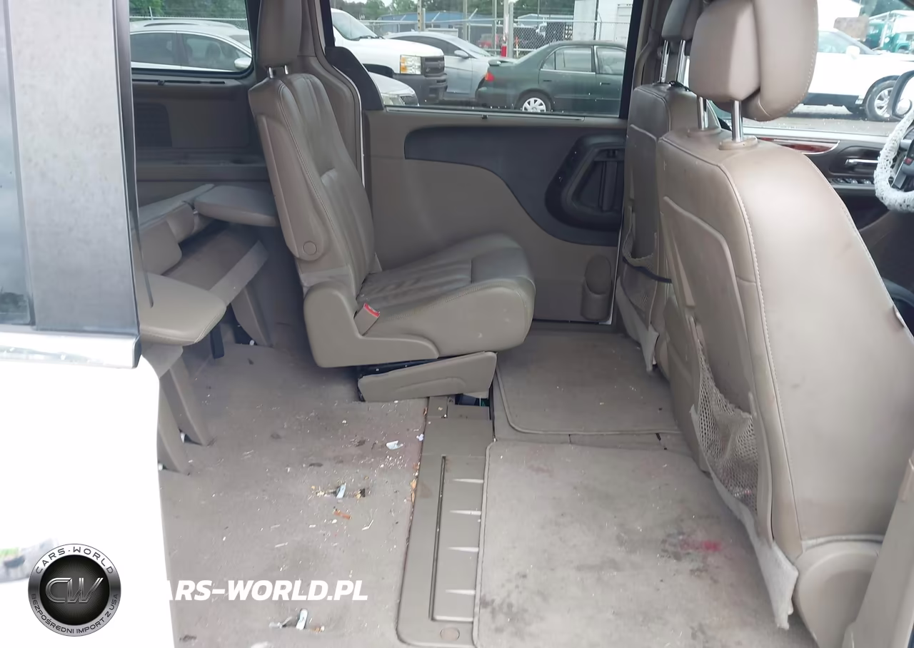 2012 Chrysler Town & Country Touring-L VIN:2C4RC1CG9CR411047 - 8