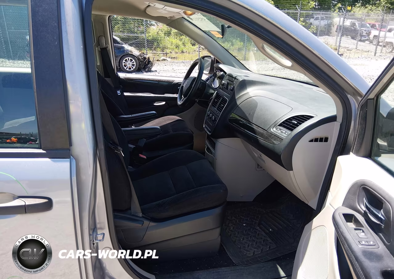 2015 Dodge Grand Caravan American Value Pkg VIN:2C4RDGBG0FR508045 - 5
