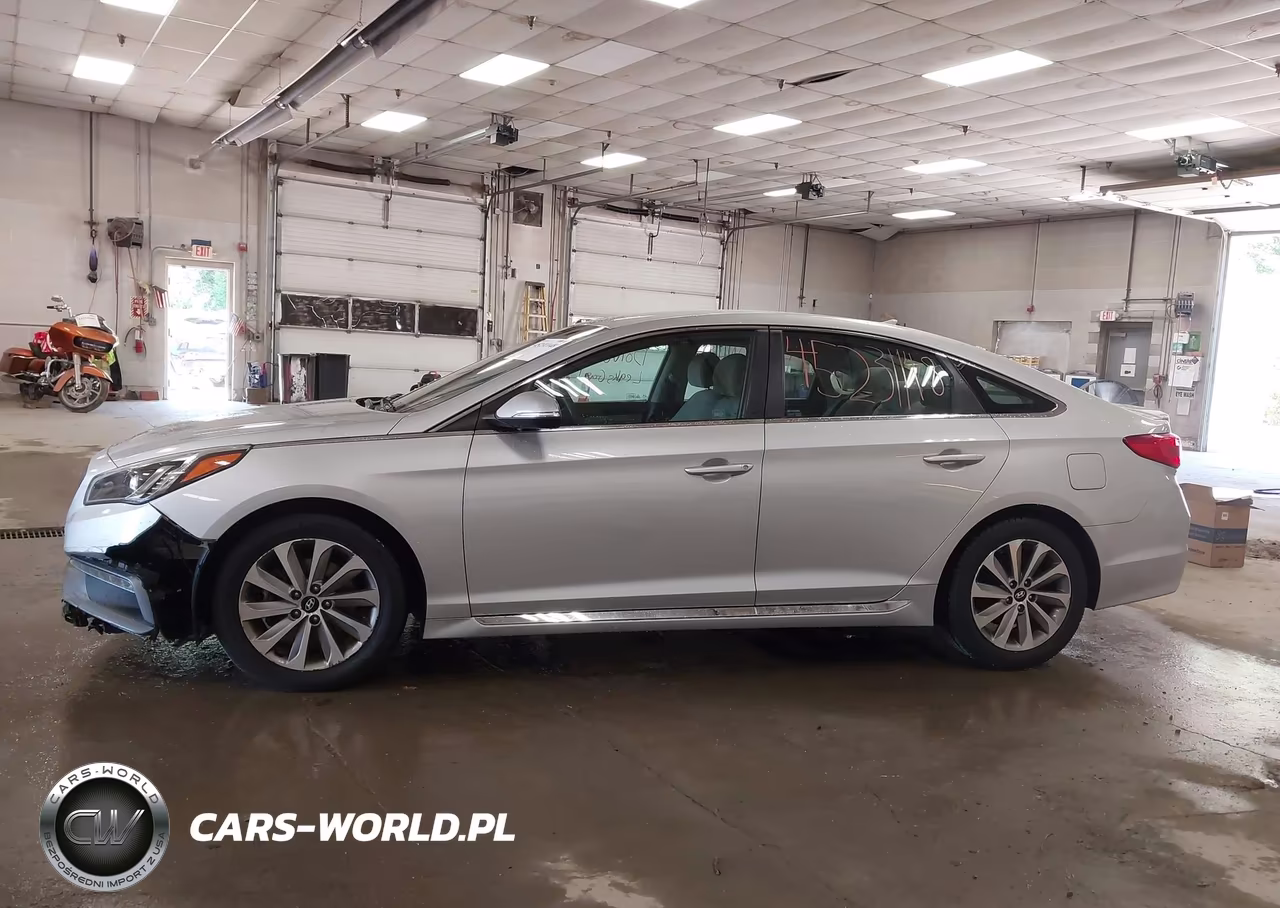 2016 Hyundai Sonata Sport VIN:5NPE34AF5GH288179 - 14