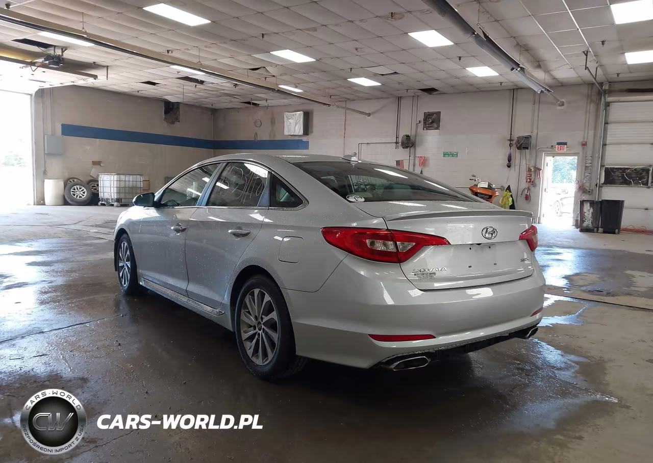 2016 Hyundai Sonata Sport VIN:5NPE34AF5GH288179 - 3