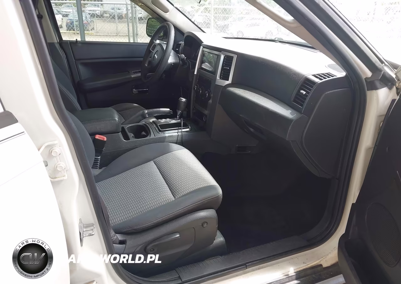 2010 Jeep Grand Cherokee Laredo VIN:1J4PR4GK2AC114319 - 5