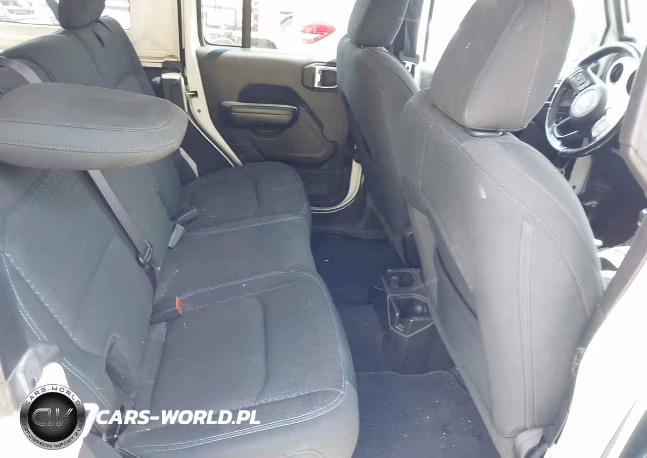 2021 Jeep Wrangler Unlimited Islander 4X4 VIN:1C4HJXDG1MW647333 - 8