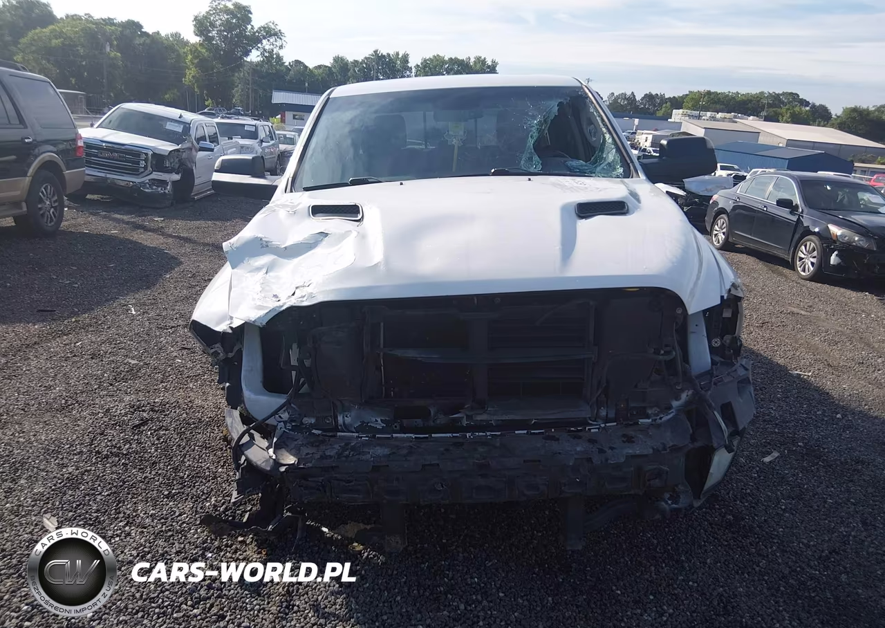 2018 Ram 1500 Sport VIN:1C6RR7MT9JS277124 - 13