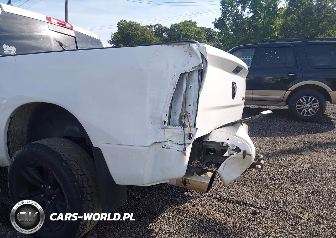 2018 Ram 1500 Sport VIN:1C6RR7MT9JS277124 - 6
