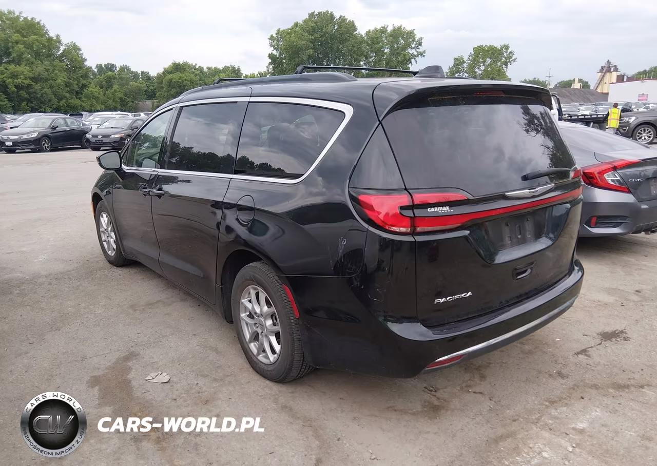 2022 Chrysler Pacifica Touring L VIN:2C4RC1BG0NR211906 - 3