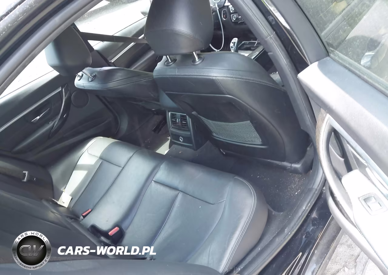 2018 BMW 330I xDrive VIN:WBA8D9G5XJNU67702 - 8