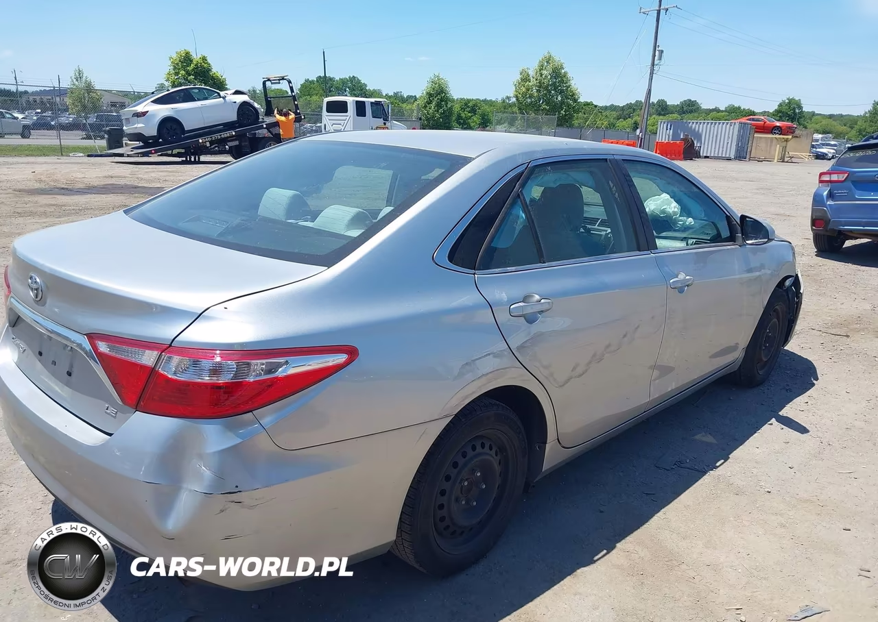 2017 Toyota Camry Le VIN:4T1BF1FK3HU393997 - 4