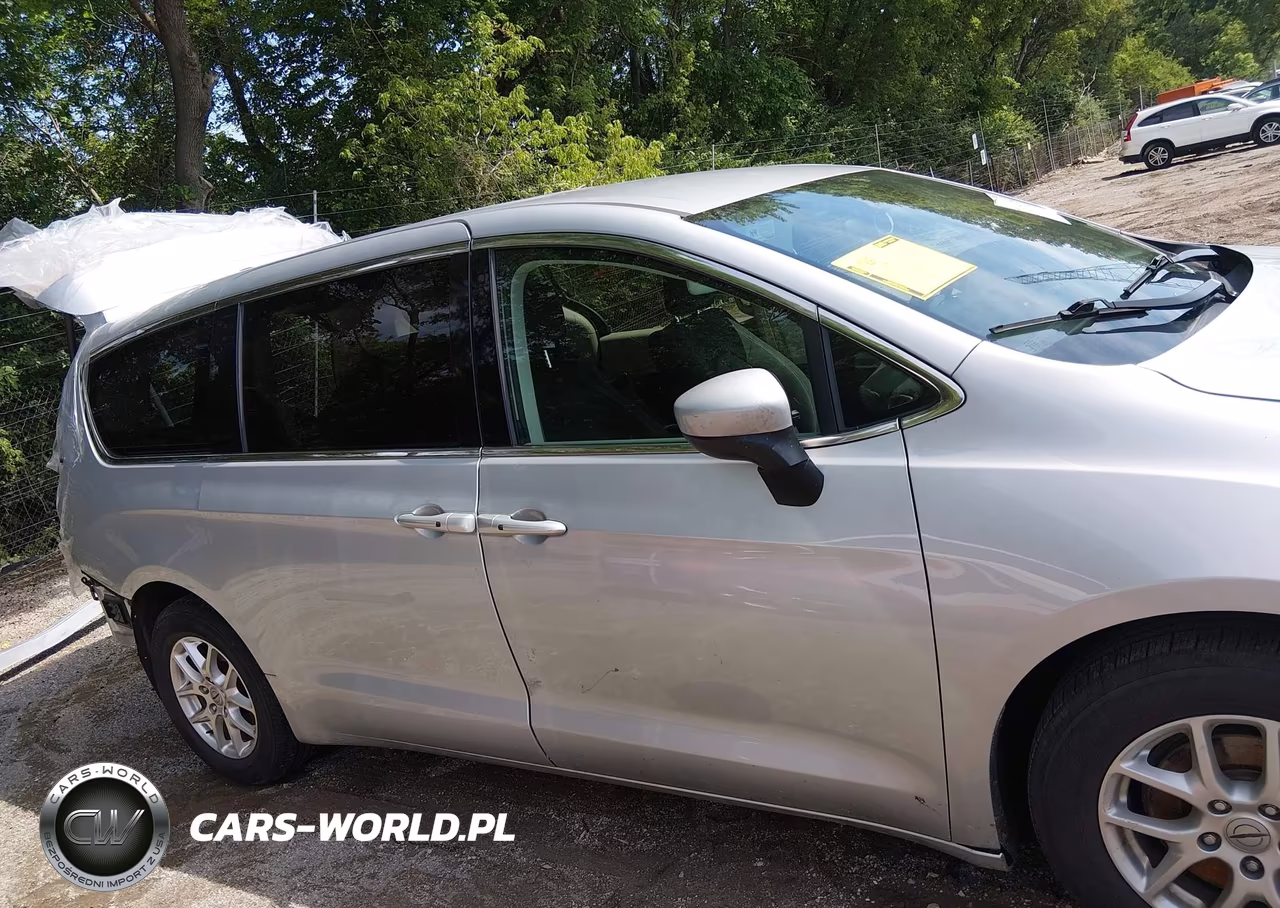 2022 Chrysler Voyager Lx VIN:2C4RC1CG6NR225470 - 14