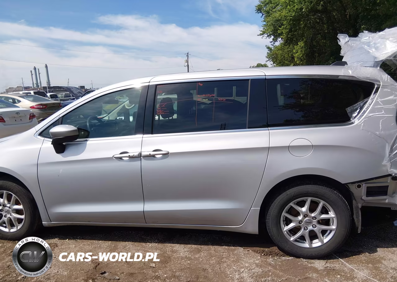 2022 Chrysler Voyager Lx VIN:2C4RC1CG6NR225470 - 15