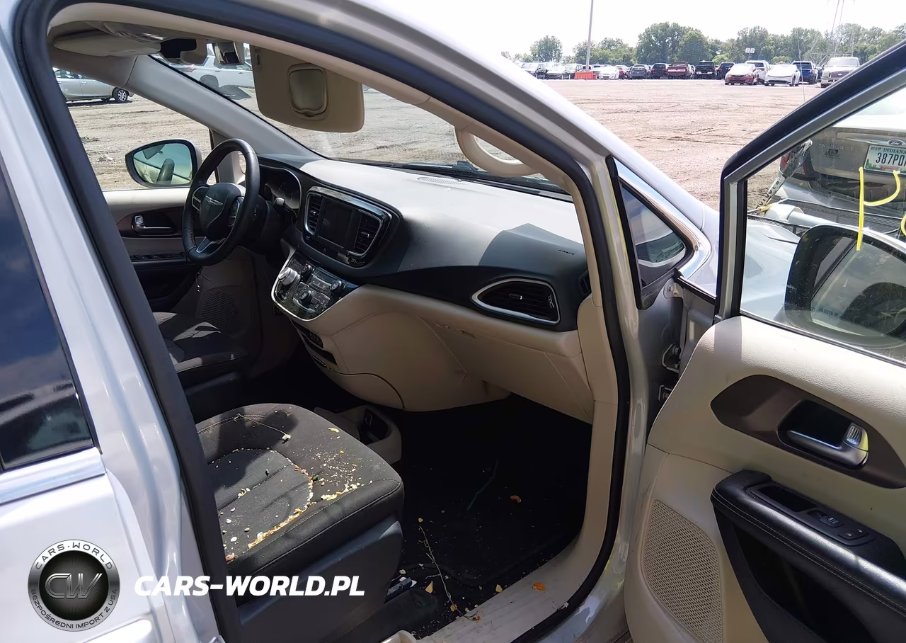 2022 Chrysler Voyager Lx VIN:2C4RC1CG6NR225470 - 5