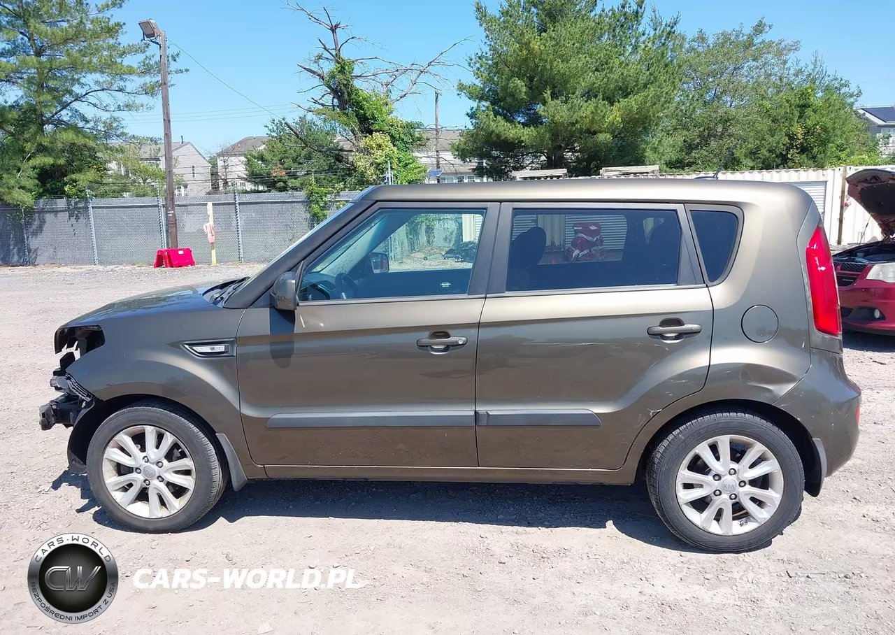 2013 Kia Soul VIN:KNDJT2A59D7558704 - 14