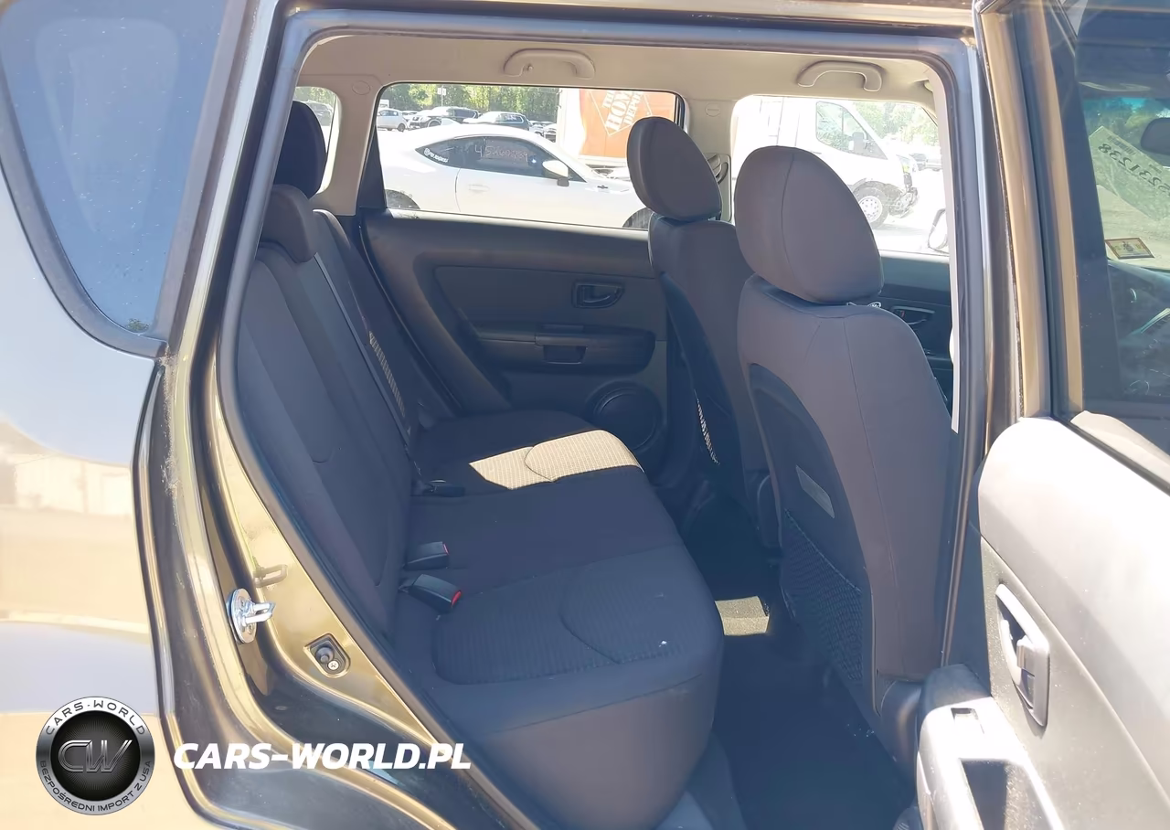 2013 Kia Soul VIN:KNDJT2A59D7558704 - 8