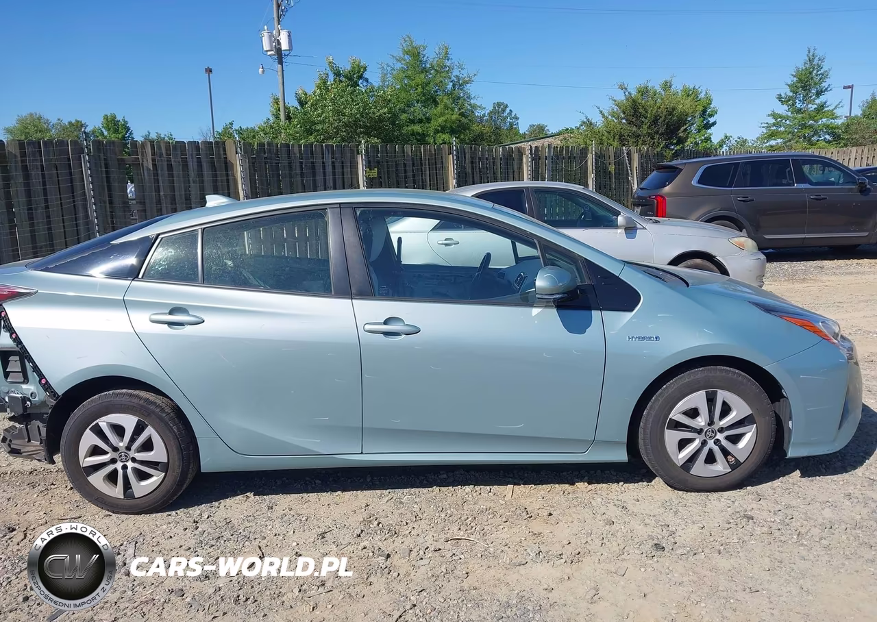 2016 Toyota Prius Four VIN:JTDKARFUXG3522311 - 14