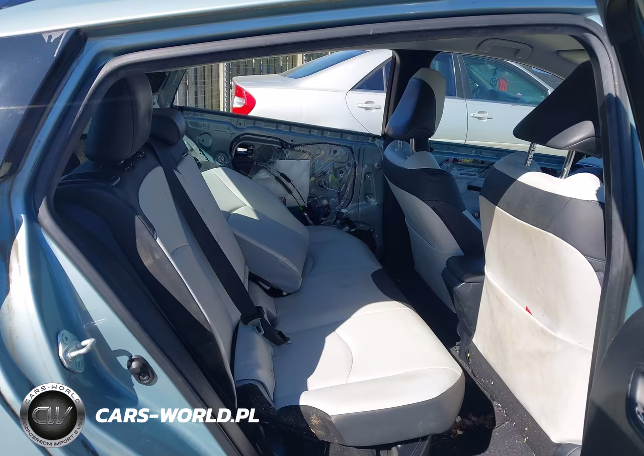 2016 Toyota Prius Four VIN:JTDKARFUXG3522311 - 8