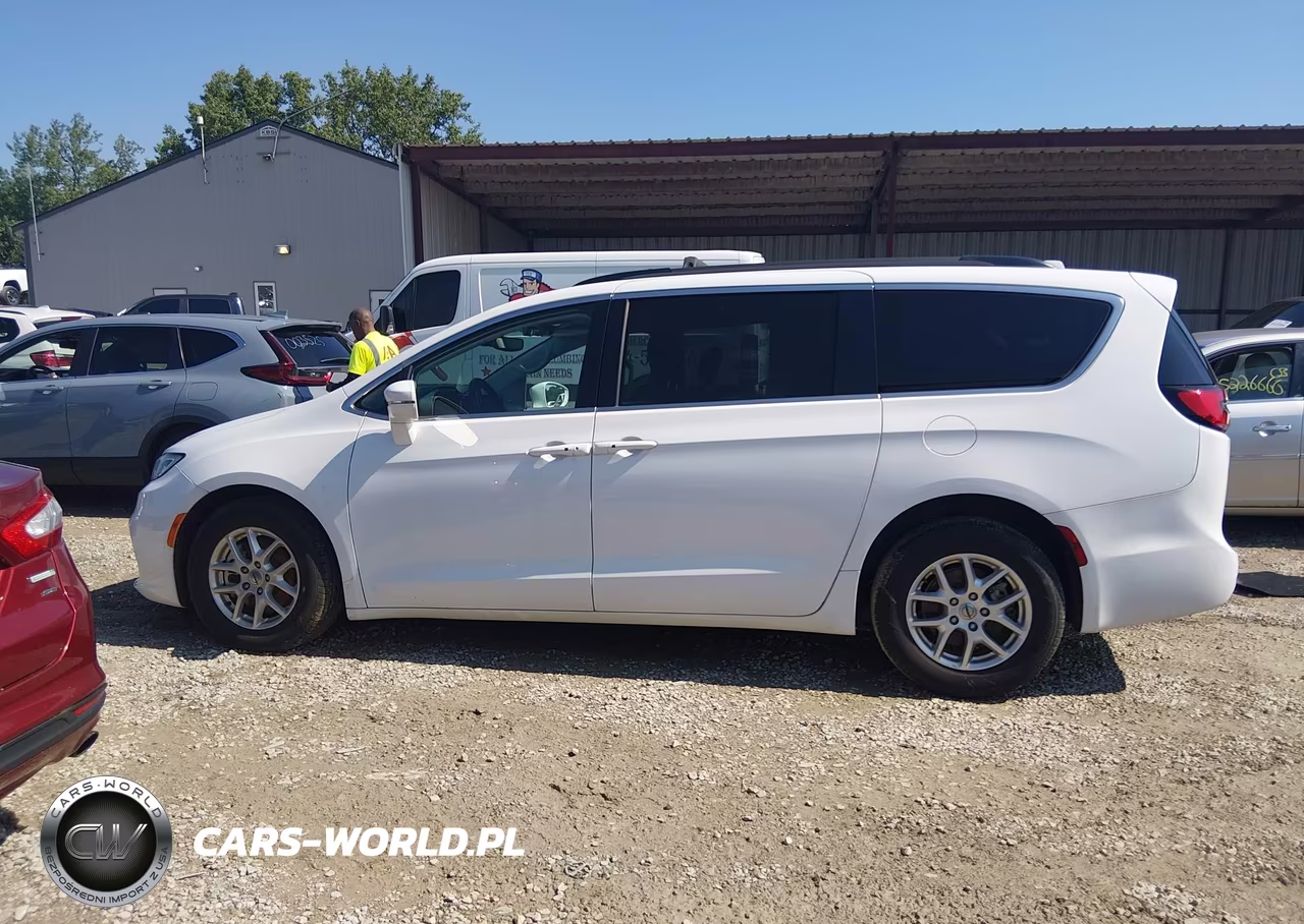 2022 Chrysler Pacifica Touring L VIN:2C4RC1BG8NR136002 - 14