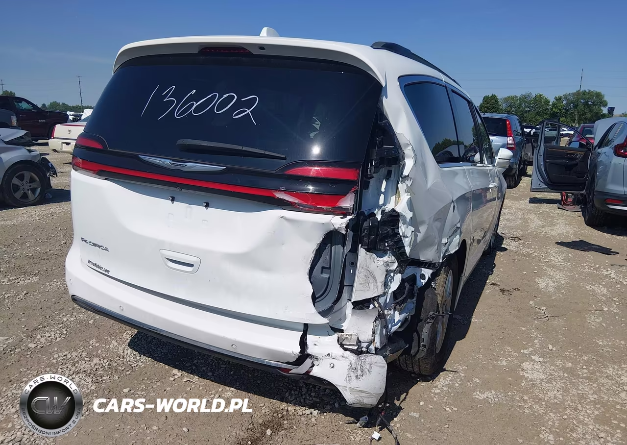 2022 Chrysler Pacifica Touring L VIN:2C4RC1BG8NR136002 - 6