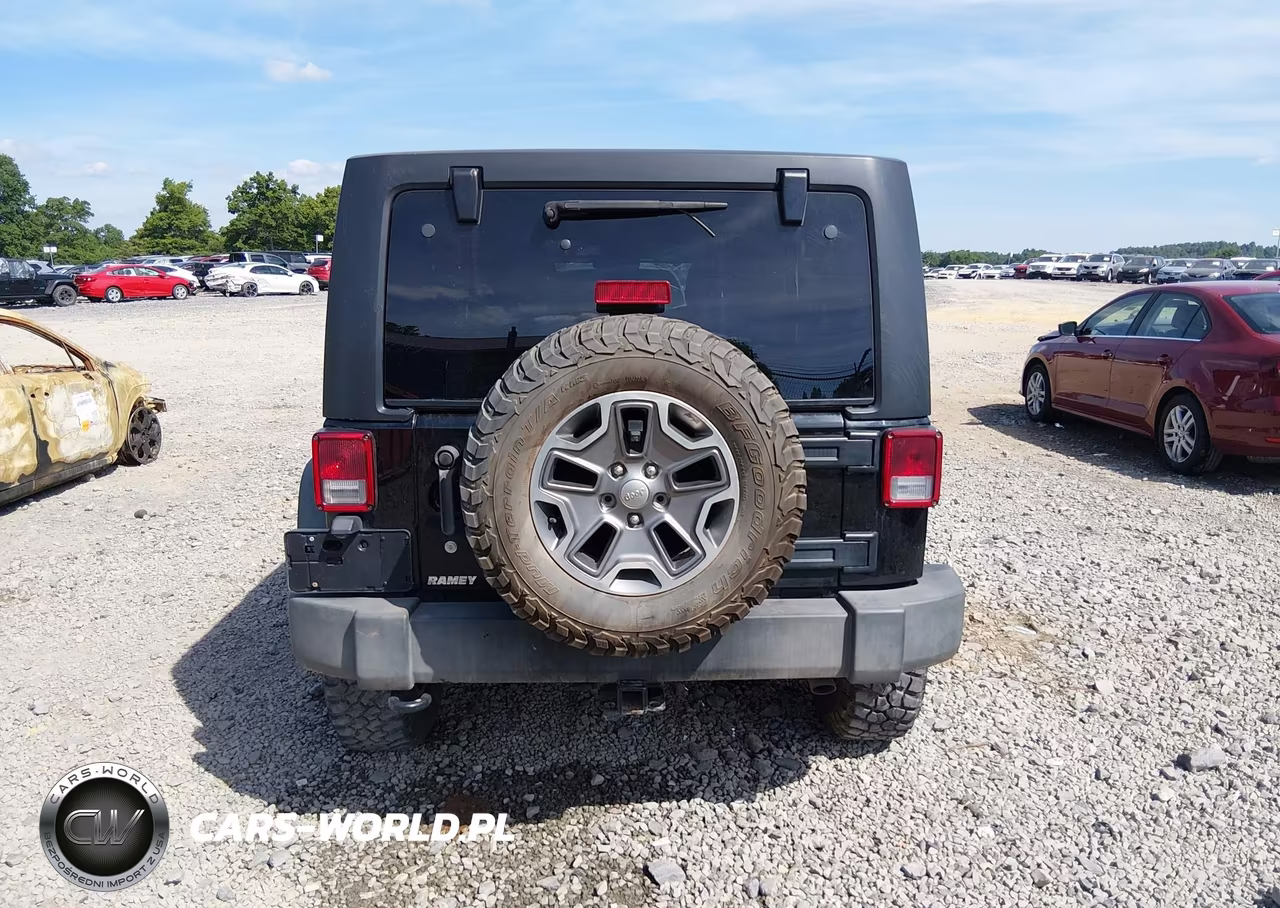 2015 Jeep Wrangler Unlimited Rubicon VIN:1C4BJWFG7FL612300 - 16
