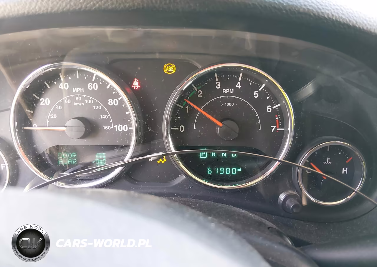 2015 Jeep Wrangler Unlimited Rubicon VIN:1C4BJWFG7FL612300 - 7