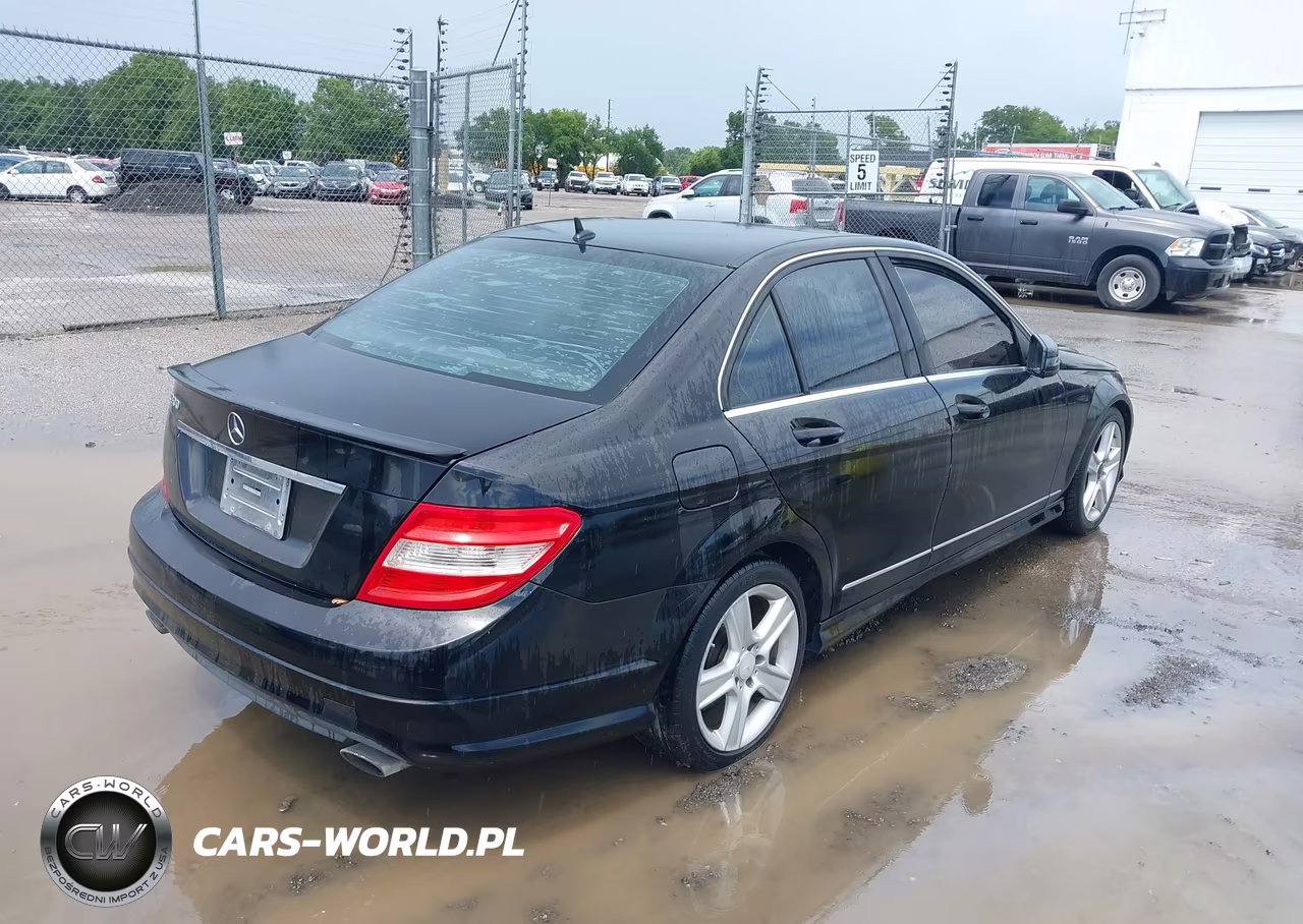 2010 Mercedes-Benz C 300 Luxury-Sport VIN:WDDGF5EB2AR122169 - 4